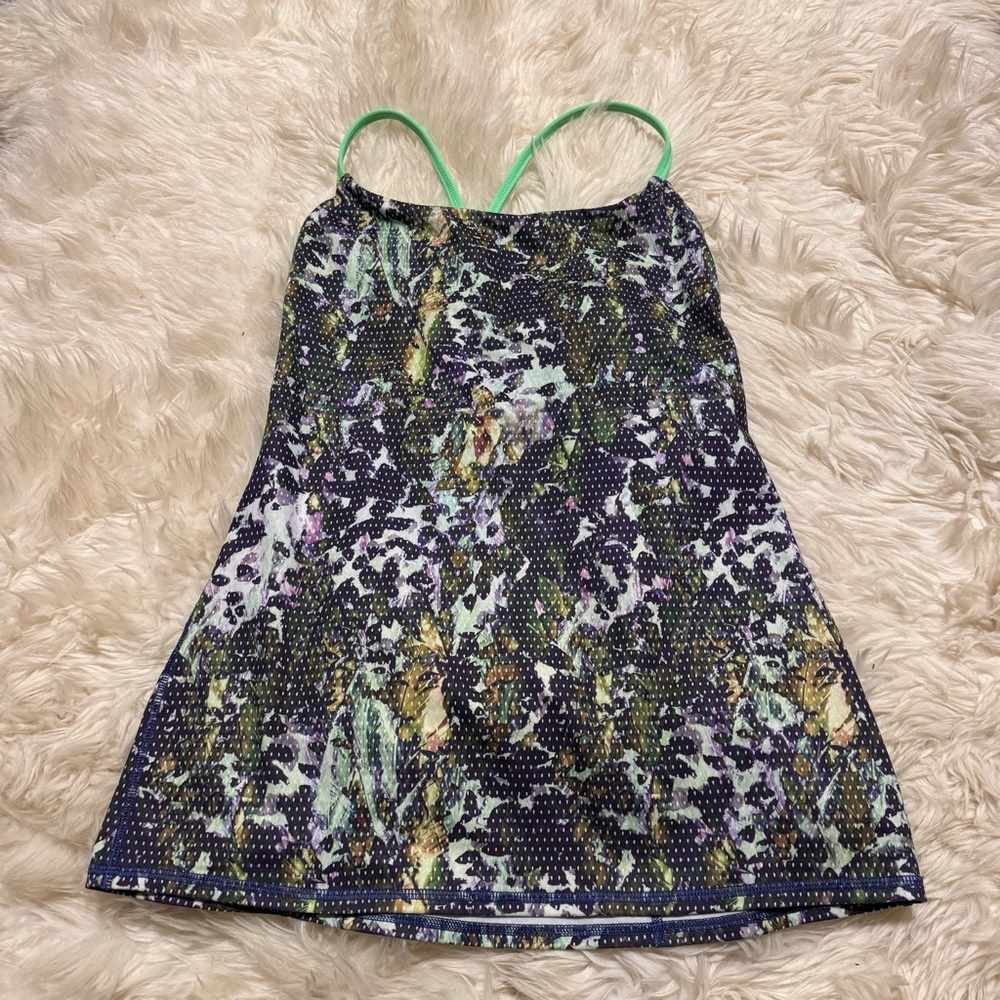 Lululemon Dancing Warrior - 8